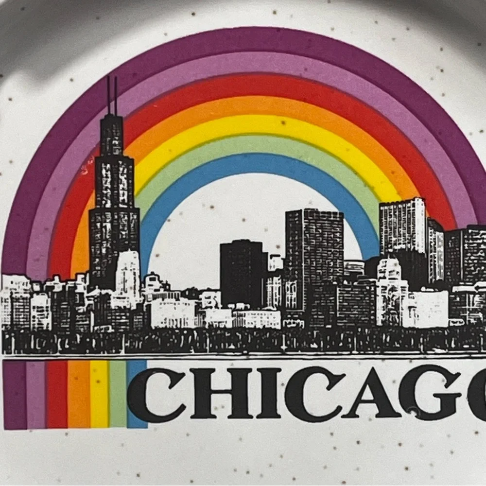 Vintage‎ Chicago 5” Ashtray Skyline Rainbow Ceramic Souvenir The Windy City 70s